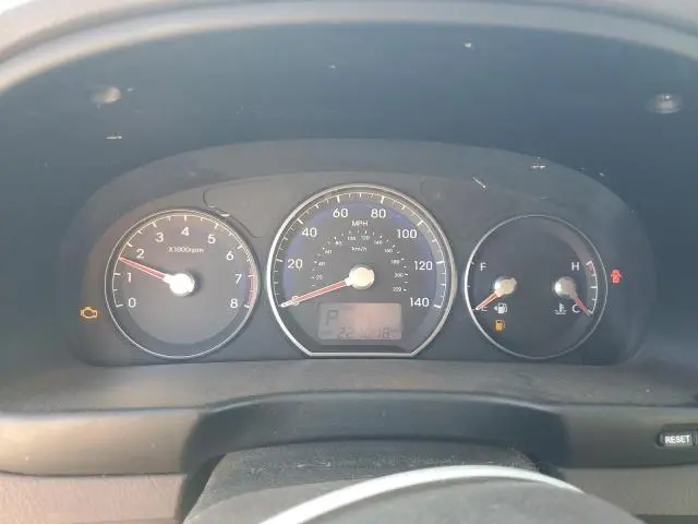 2011 HYUNDAI SANTA FE SE  