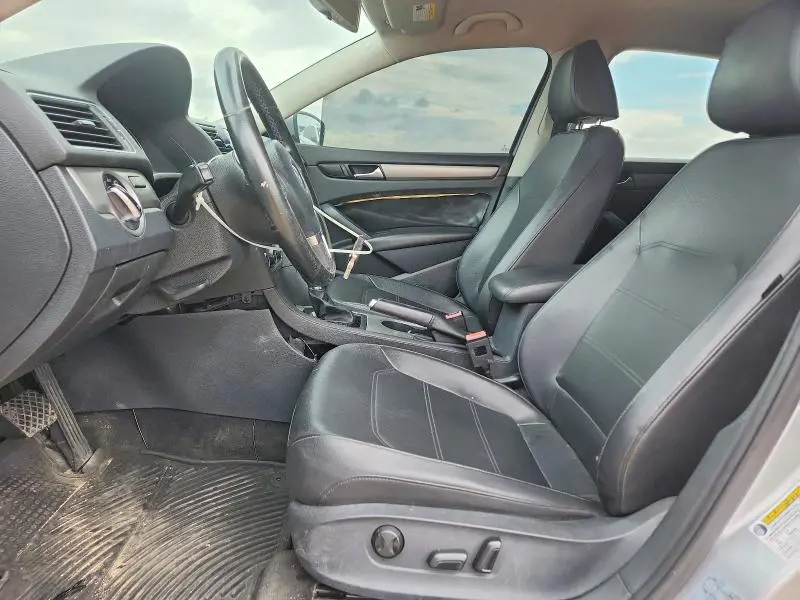 2014 VOLKSWAGEN PASSAT SE  