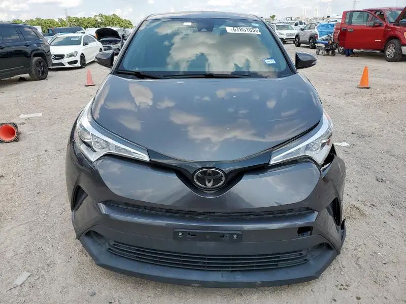 2019 TOYOTA C-HR XLE