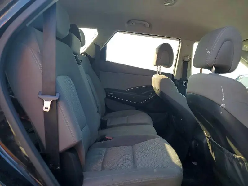 2018 HYUNDAI SANTA FE SE  