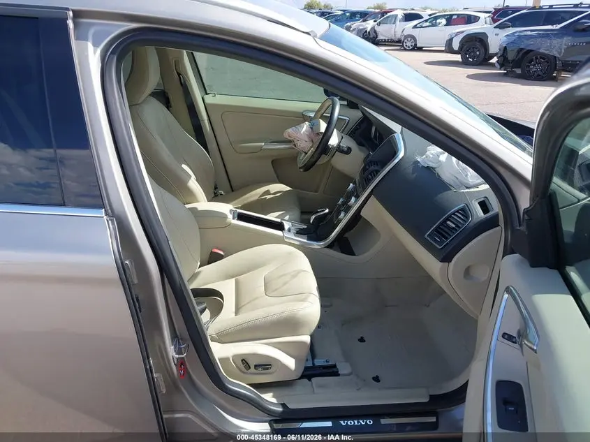 2015 VOLVO XC60 T6