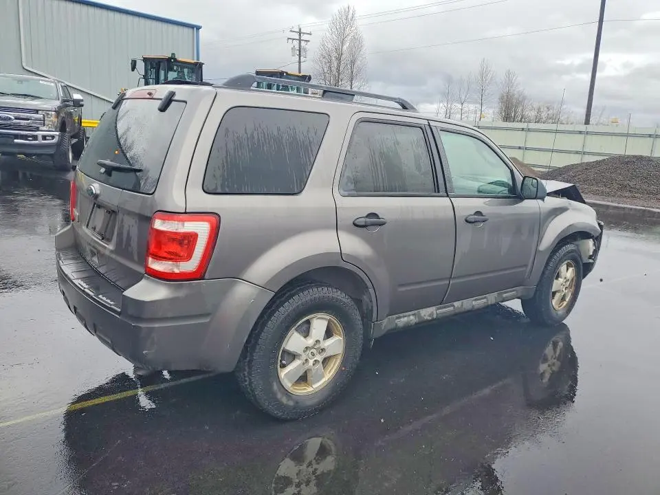 2010 FORD ESCAPE   