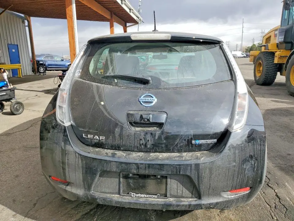 2015 NISSAN LEAF SV  