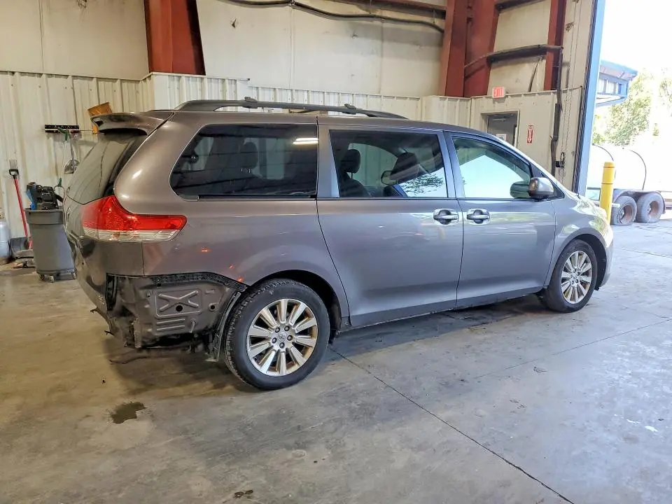 2011 TOYOTA SIENNA XLE 7-PASSENGER  