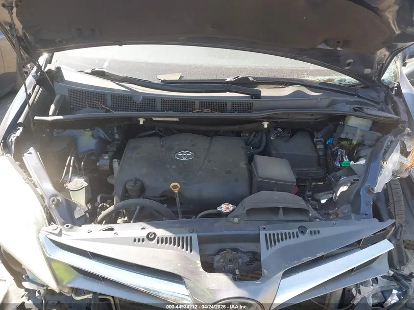 2019 TOYOTA SIENNA XLE 8 PASSENGER