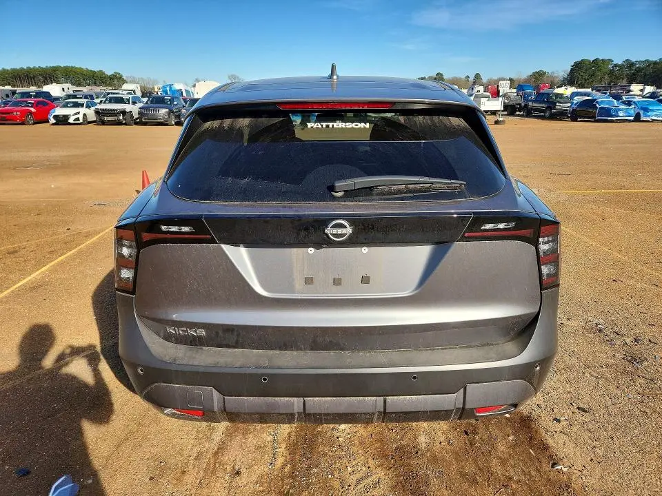 2025 NISSAN KICKS SV  
