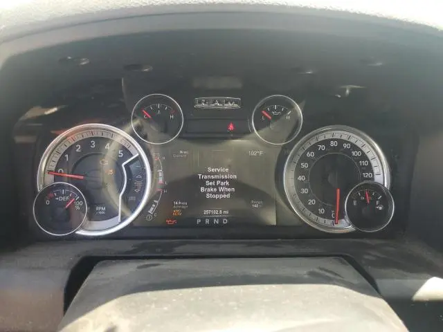2015 RAM 1500 SLT  