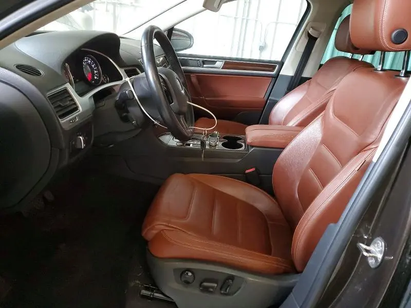 2015 VOLKSWAGEN TOUAREG V6  
