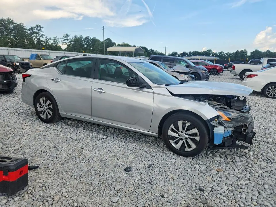 2023 NISSAN ALTIMA S  