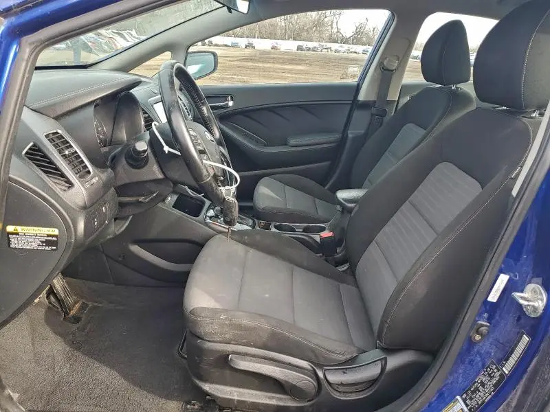 2017 KIA FORTE LX  