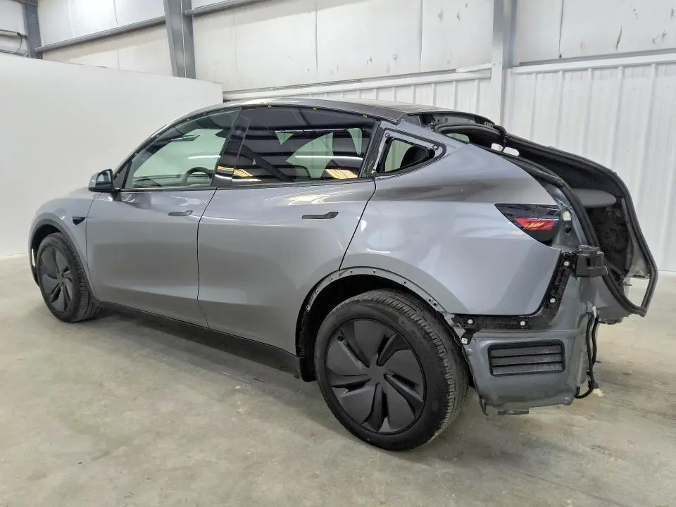 2026 TESLA MODEL Y   