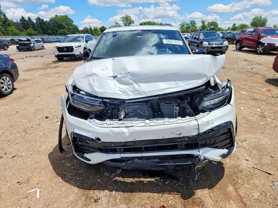 2024 VOLKSWAGEN TIGUAN SE R-LINE BLACK  