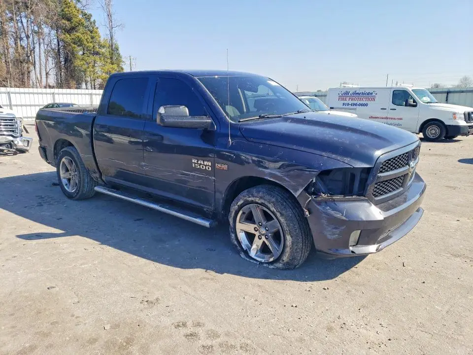 2015 RAM 1500 ST  