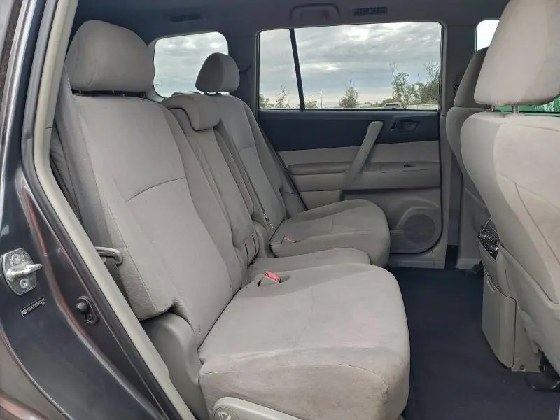 2011 TOYOTA HIGHLANDER BASE  