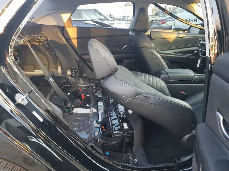 2022 HYUNDAI ELANTRA   