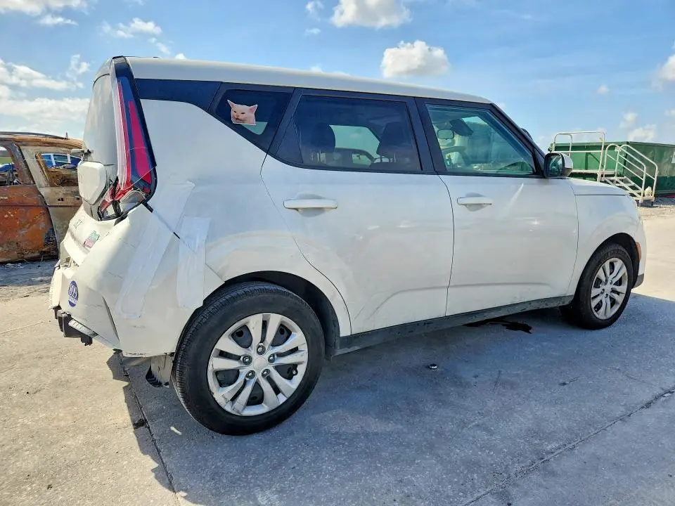 2024 KIA SOUL LX  