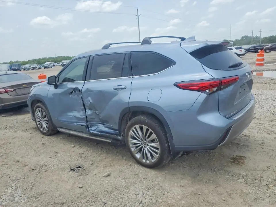 2022 TOYOTA HIGHLANDER PLATINUM  