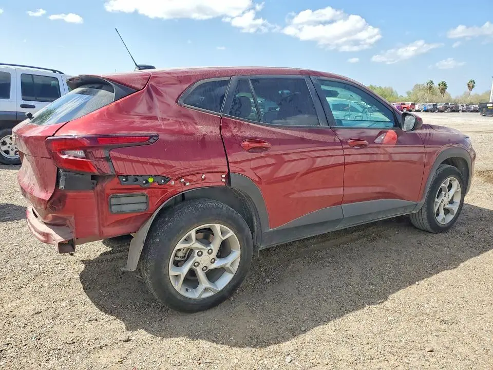 2024 CHEVROLET TRAX LS  