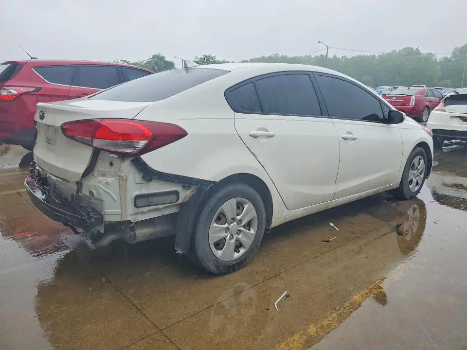 2017 KIA FORTE LX  