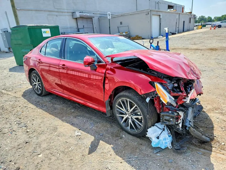 2024 TOYOTA CAMRY XLE  