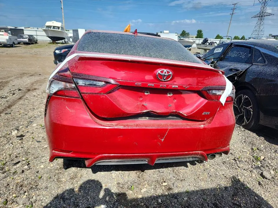 2021 TOYOTA CAMRY SE  