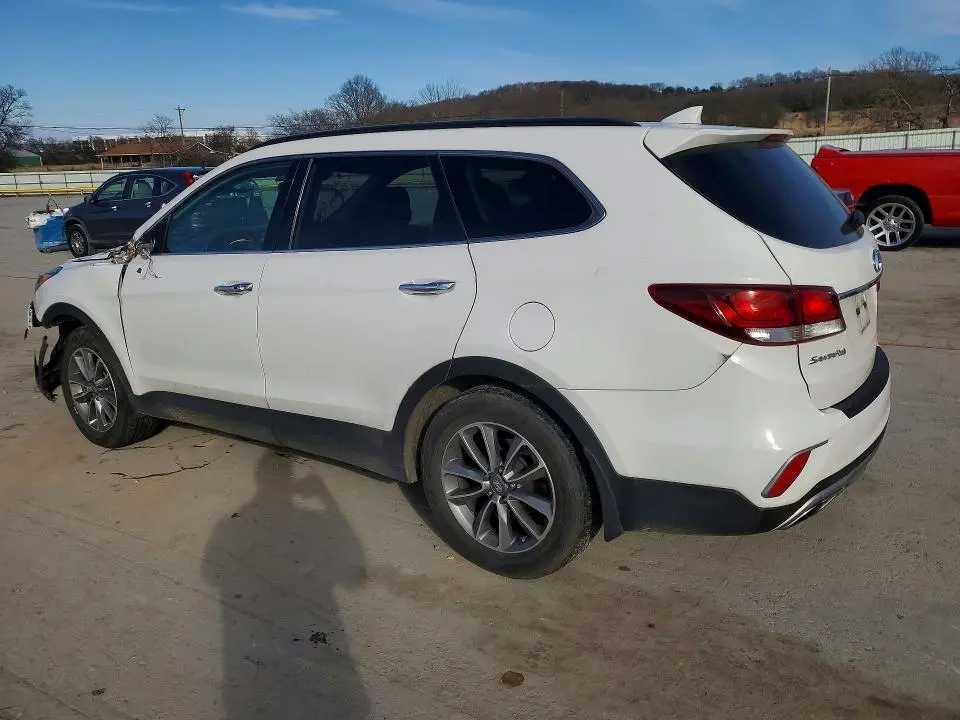 2018 HYUNDAI SANTA FE SE  