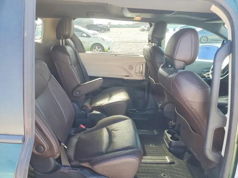 2021 TOYOTA SIENNA LIMITED  