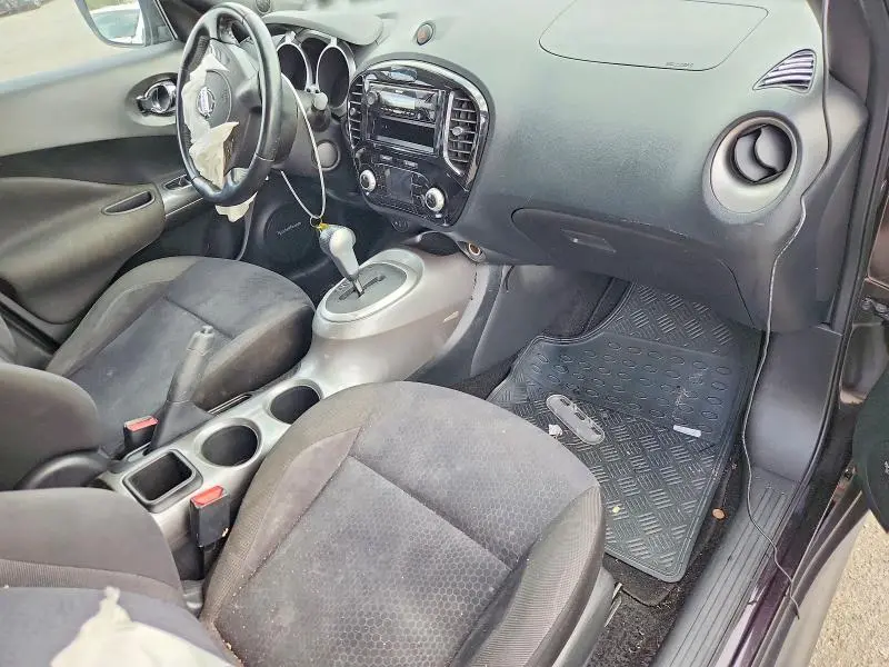 2015 NISSAN JUKE SV  