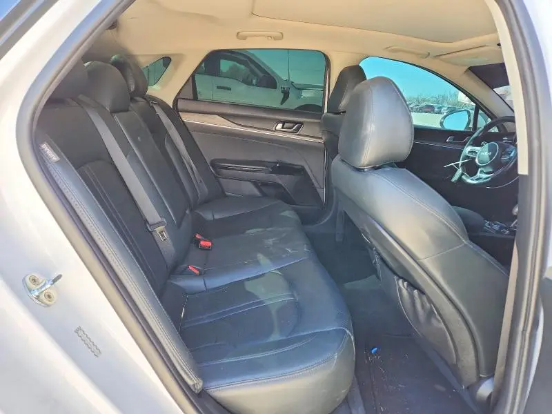 2022 KIA K5 EX  