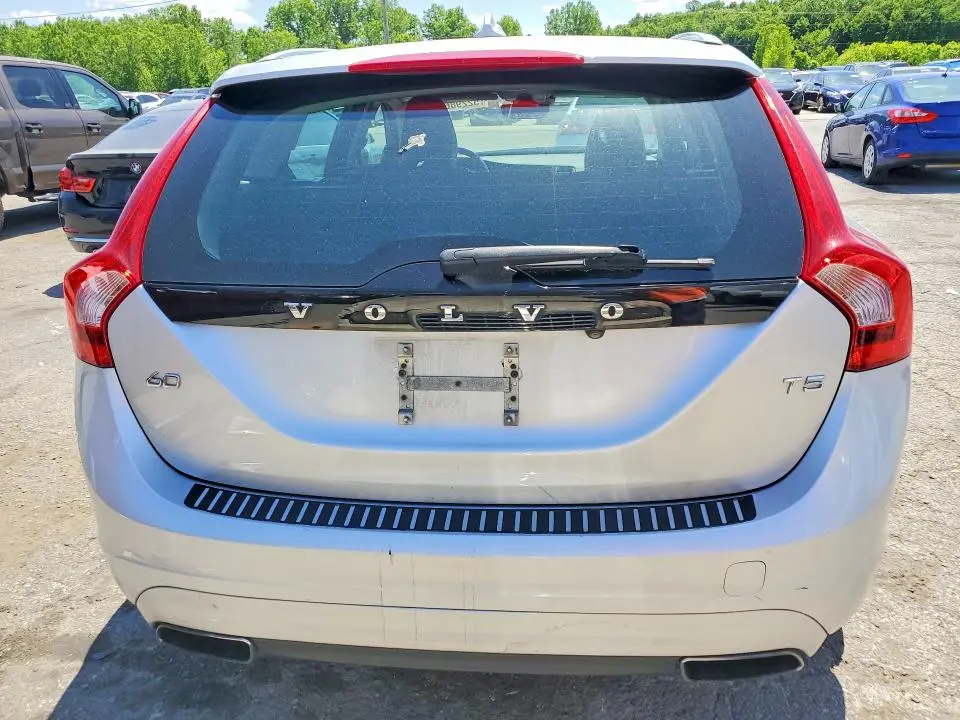 2016 VOLVO V60 T5 PREMIER  