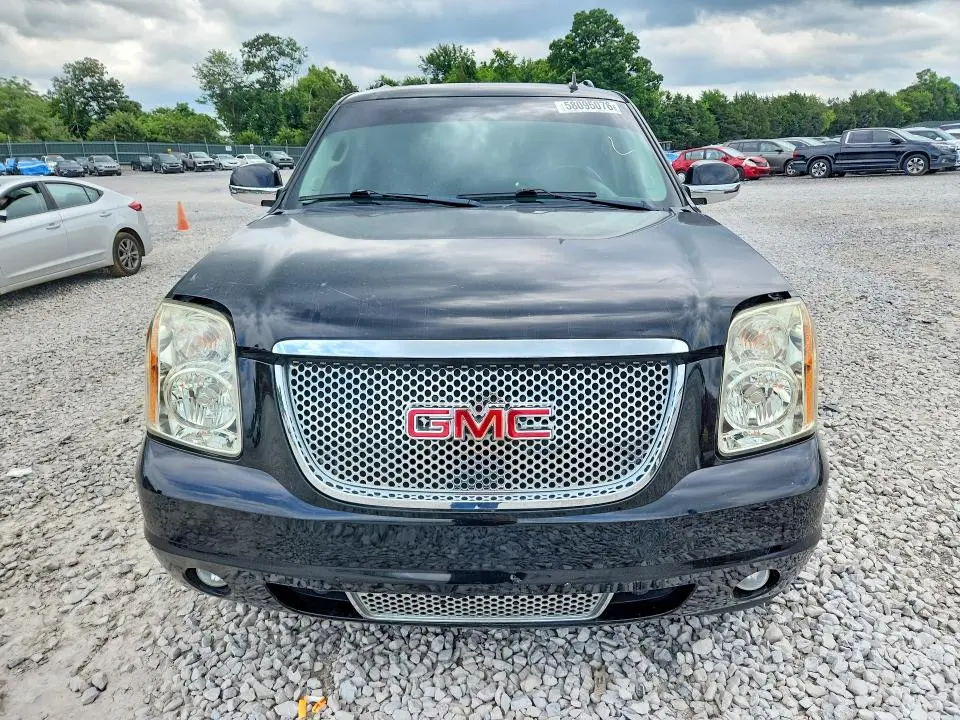 2011 GMC YUKON XL DENALI  