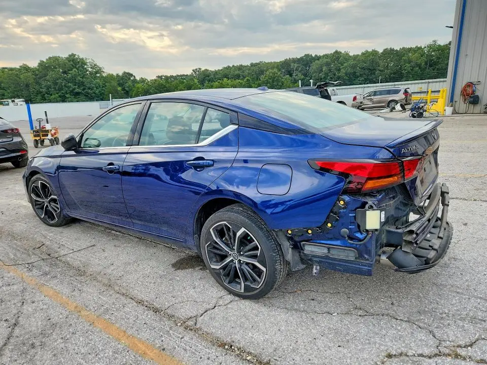 2023 NISSAN ALTIMA SR  