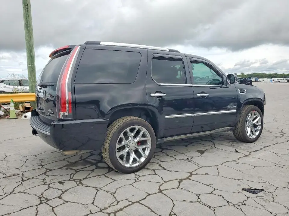 2011 CADILLAC ESCALADE PLATINUM  