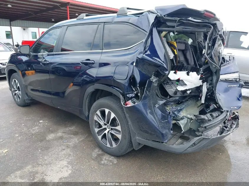 2023 TOYOTA HIGHLANDER HYBRID XLE