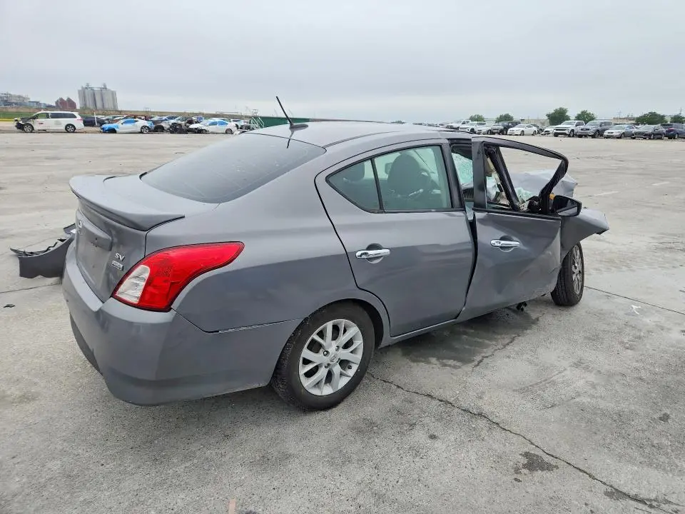 2019 NISSAN VERSA SV  