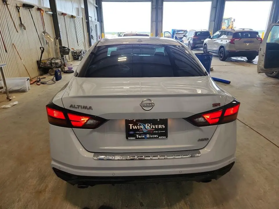 2023 NISSAN ALTIMA SR  