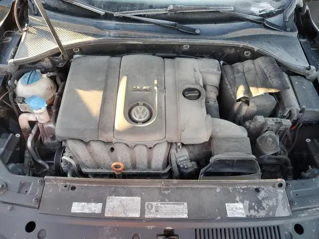 2013 VOLKSWAGEN PASSAT S  