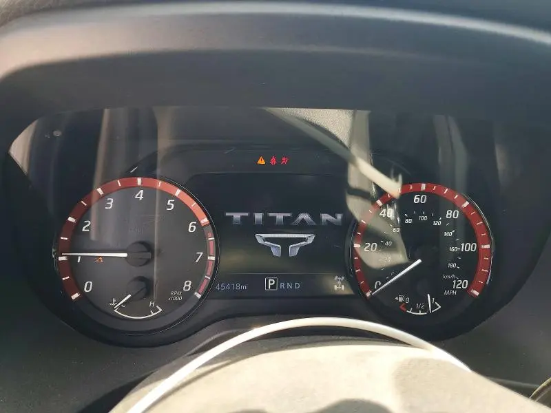 2024 NISSAN TITAN SV  