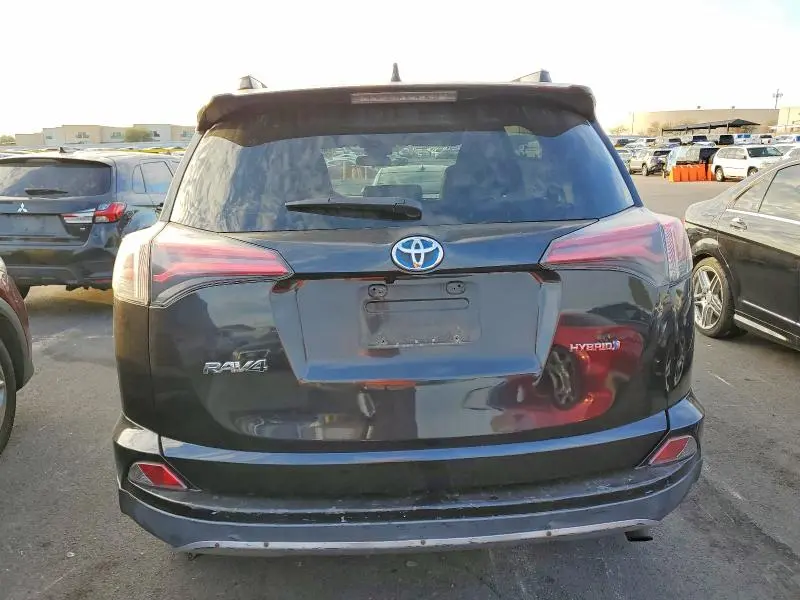 2018 TOYOTA RAV4 HV LE  