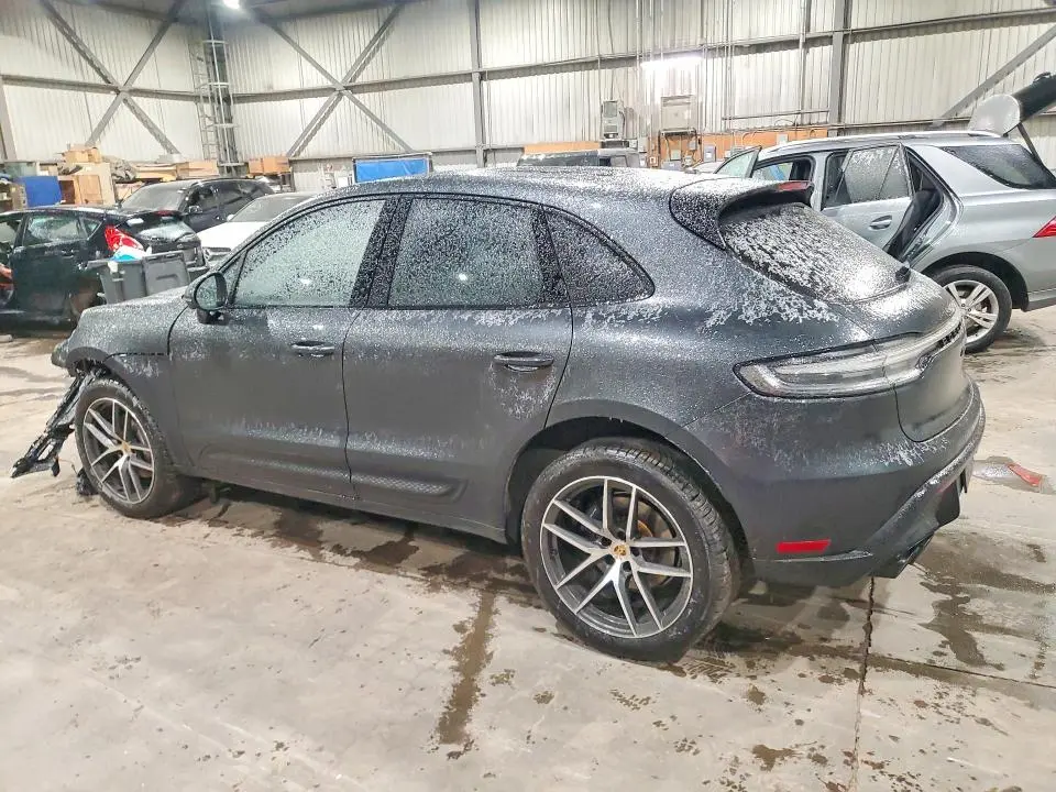 2024 PORSCHE MACAN   