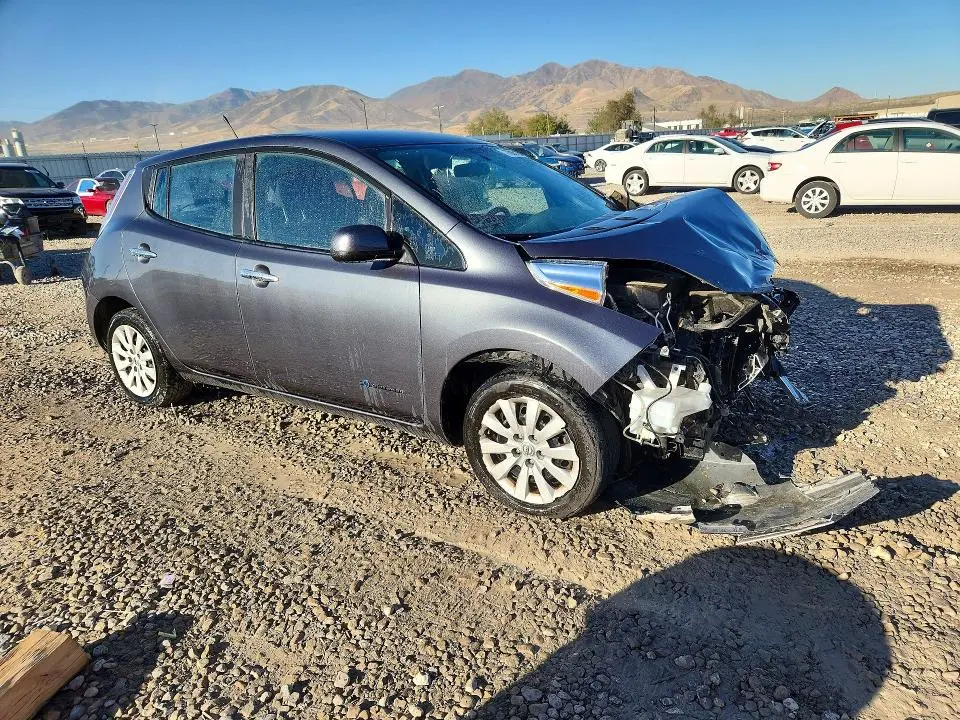 2013 NISSAN LEAF S  