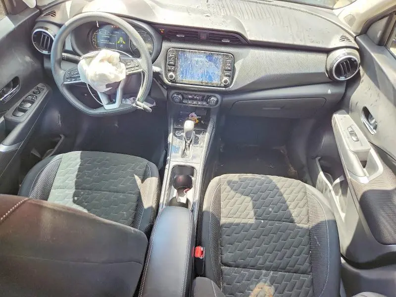 2022 NISSAN KICKS SV  
