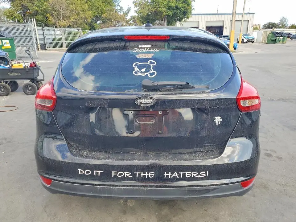 2016 FORD FOCUS SE  