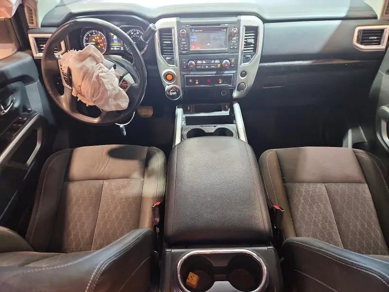 2017 NISSAN TITAN SV  