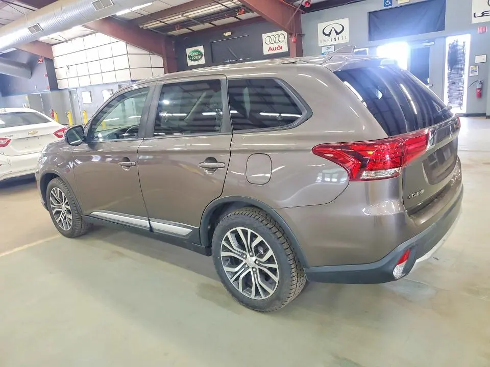2017 MITSUBISHI OUTLANDER SE  