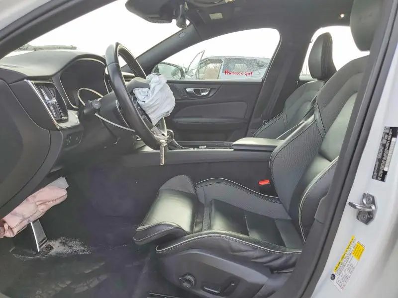 2019 VOLVO S60 T6 R-DESIGN  