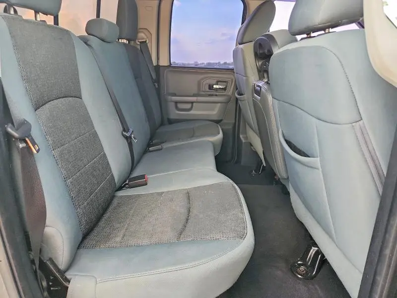 2013 RAM 1500 SLT  