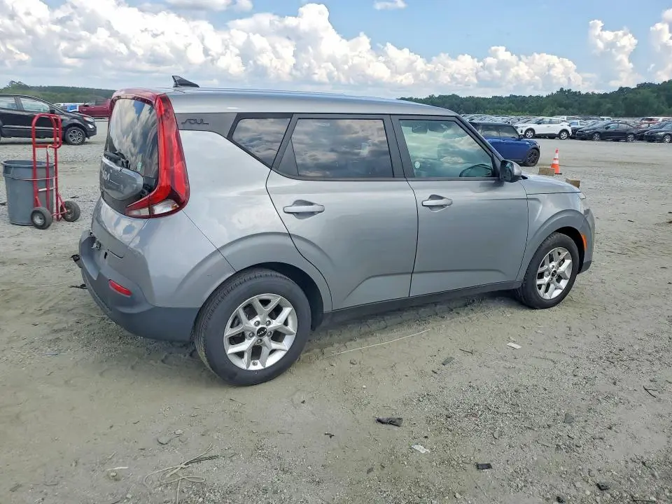 2022 KIA SOUL LX  