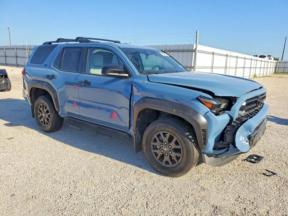 2025 TOYOTA 4RUNNER SR5  