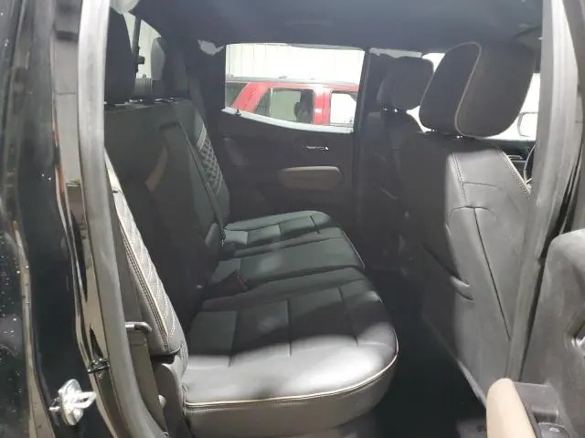 2024 GMC CANYON DENALI  